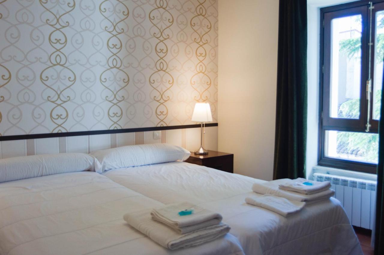 Casa Del Cura Hotel Las Navas del Marqués Eksteriør billede